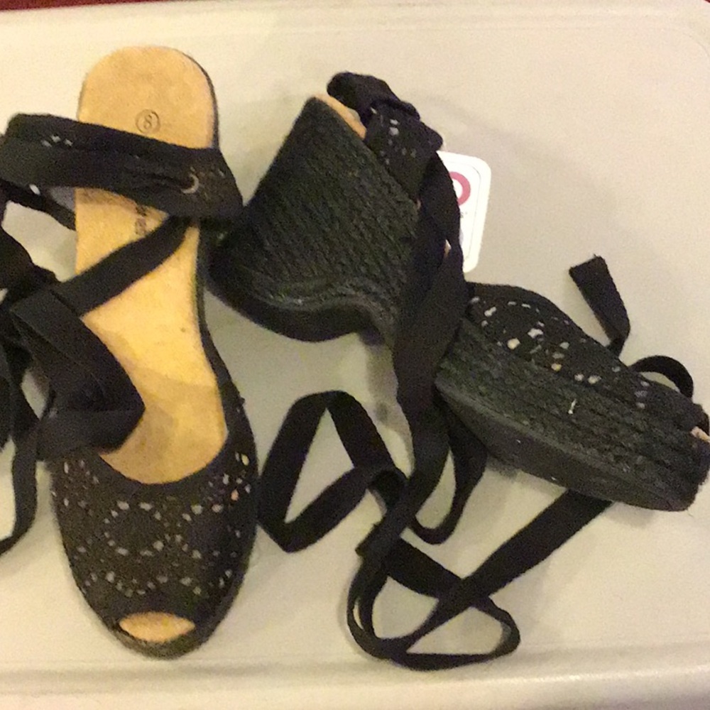 NO BOUNDARIES open toe wedge heel shoe sz 8  black